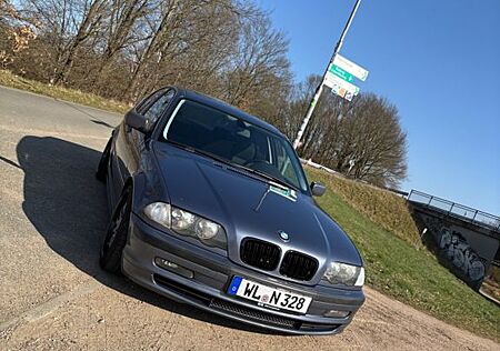 BMW 328i E46 TÜV neu 6 Zylinder
