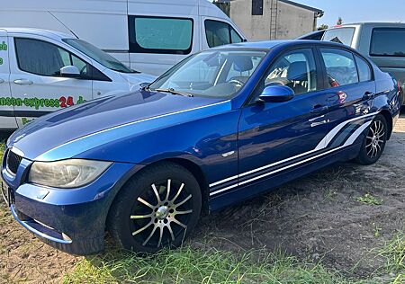 BMW 318i Limusine*Tempomat*Klima*8-Fach Bereift