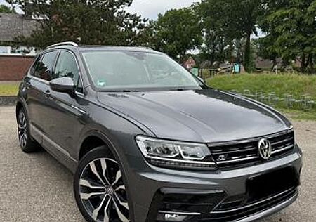 VW Tiguan Volkswagen 2.0 TDI R-Line 4Motion
