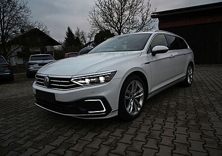 VW Passat Variant Volkswagen GTE/ AHK/ Pano/ Vollausst/ R-Line/ Matrix/ AHK