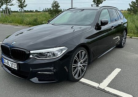BMW 530d xDrive Touring M Paket LED 360 Kameras Luft