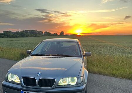 BMW 316i Silbergrau