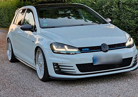 VW Golf Volkswagen 2.0 TDI 135kW DSG 4MOTION BMT Alltrack ...