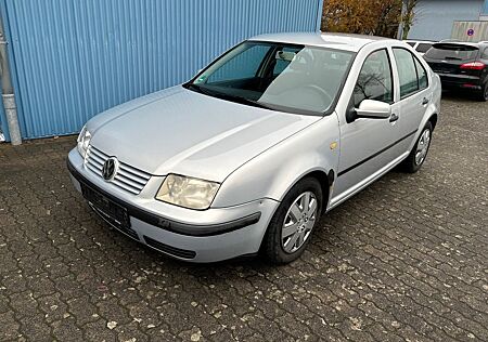 VW Bora Volkswagen 1.6 Basis