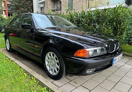 BMW 523 sehr gepflegter E39
