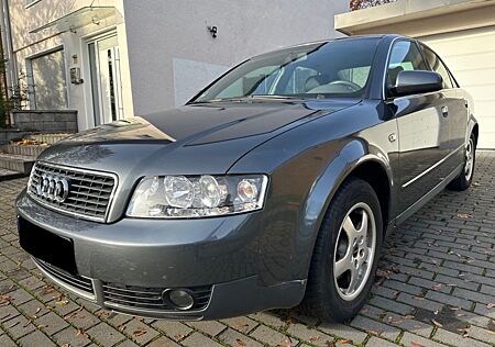 Audi A4 2.0 multitronic -/Zahnriemen neu/1 Hand