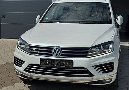 VW Touareg Volkswagen 3.0 V6 TDI SCR Tiptronic BMT BlueMot...