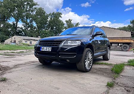 VW Touareg Volkswagen 3.0 V6 TDI Tiptronic Standard