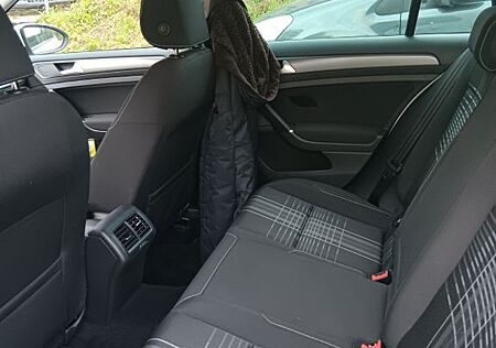 VW Golf Volkswagen 1.6 TDI 4MOTION BMT LOUNGE LOUNGE