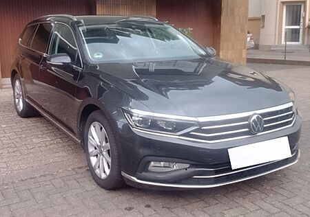 VW Passat Variant Volkswagen 2.0 TDI SCR DSG Elegance Vari...