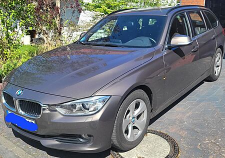 BMW 320d EfficientD. Ed. Touring Luxury Line Lux...