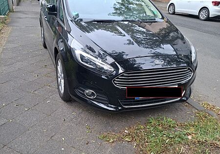 Ford S-Max 2,0 TDCi 110kW Titanium PowerShift Tit...