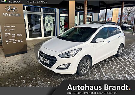 Hyundai i30 cw blue Premium 1.6 CRDi DPF Navi Xenon Kurv