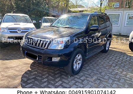 Toyota Land Cruiser 3.0d 4x4 Cam Navi Led 8s BSK105