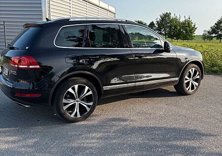 VW Touareg Volkswagen 3.0 V6 TDI exklusiv vollausstattung