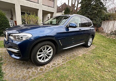 BMW X3 xDrive20d Luxury Line, HUD, Navi, Kamera.
