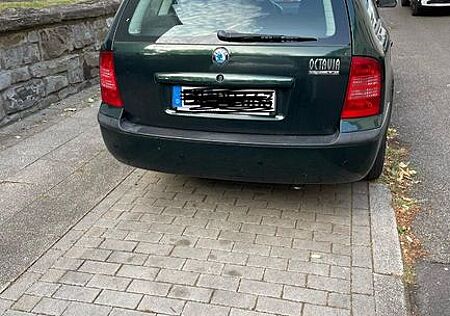 Skoda Octavia Combi 1.6 -