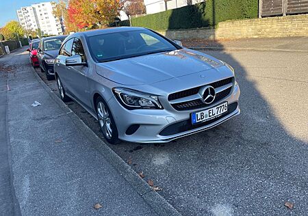 Mercedes-Benz CLA 220 Shooting Brake CLA 220 d DCT AMG Lin...