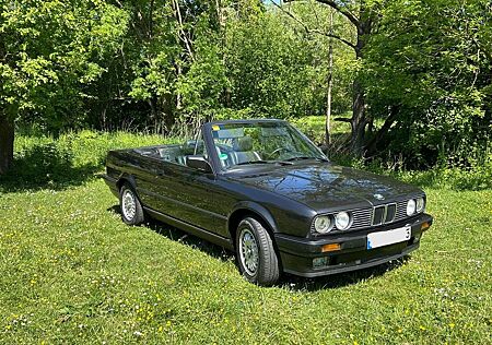 BMW 318i E30 Cabrio: Originaler Klassiker mit H