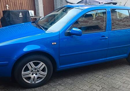 VW Golf Volkswagen 1.6 Auto Basis