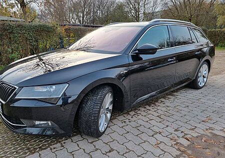 Skoda Superb 2.0 TDI SCR 140kW DSG L&K Combi L&K VOLL!