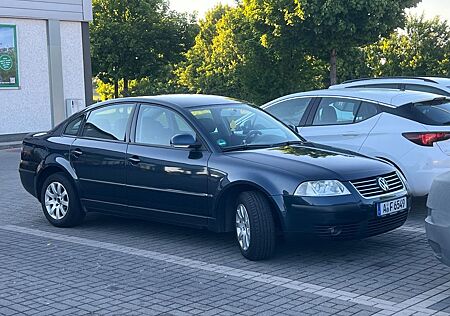 VW Passat Volkswagen 1.9TDI 96kW 5-Gang Basis Basis