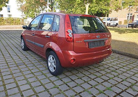 Ford Fiesta Servo Klima-4/5 türig TÜV NEU