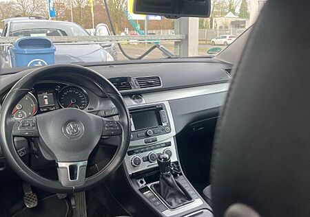 VW Passat Variant Volkswagen 2.0 TDI 130kW Highline BMT Va...