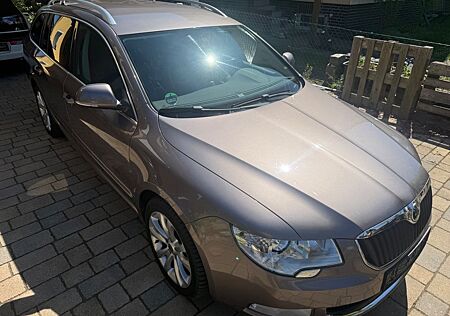 Skoda Superb 1.8 TSI 4x4 Elegance Leder Xenon SHZ