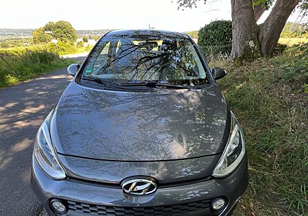 Hyundai i10 1.0, 67PS, 1. Hand, Scheckheft, Navi, Klima,