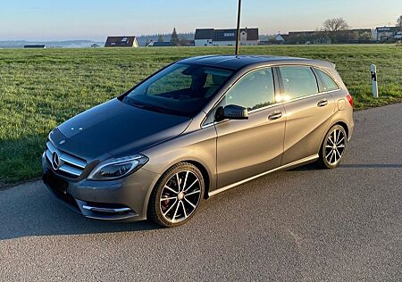 Mercedes-Benz B 200 BlueEFFICIENCY -