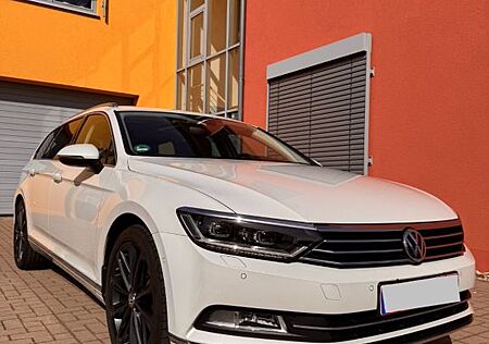 VW Passat Variant Volkswagen 2.0 TSI DSG Highline/Pano/Massage