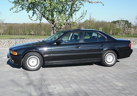 BMW 735i A V8 Motor - 1. Hand aus Sammlung Deutsch