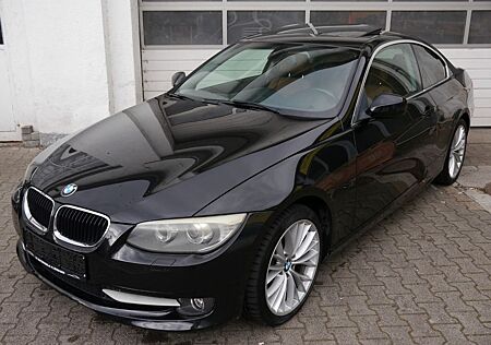 BMW 320iA . Coupé*Navi.Prof.*Leder*Xenon*SD*