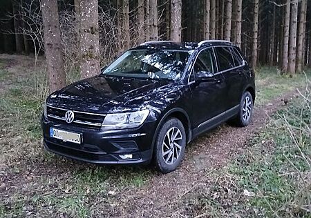 VW Tiguan Volkswagen 2.0 TDI SCR DSG 4M AHK NAVI SHZ