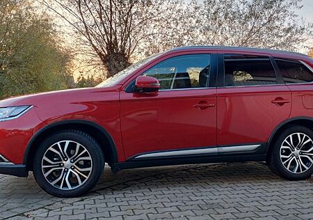 Mitsubishi Outlander 2.0 MIVEC Edition 100 ClearTec 2WD...