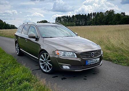 Volvo V70 D4 Summum *AHK*Leder*Navi*SHZ*Schalter