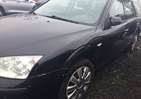 Ford Mondeo Turnier Ghia