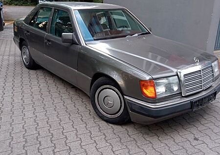 Mercedes-Benz 200 LEDER,KLIMA,SCHIEBEDACH