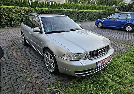 Audi S4 2.7 quattro Avant -