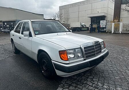 Mercedes-Benz 230