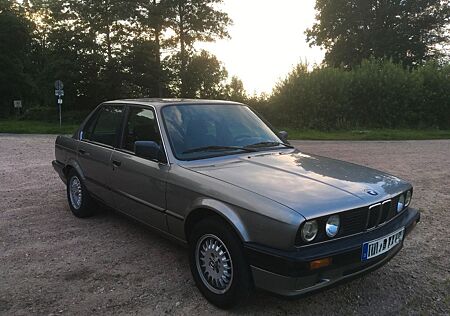 BMW 316i E30