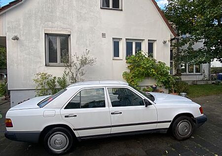Mercedes-Benz 230 230e