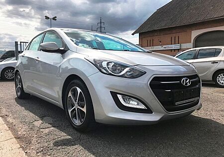 Hyundai i30 blue Trend/2.Hand/37Tkm/R.Kamera/Tüv Neu
