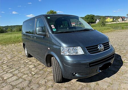 VW T5 Multivan Volkswagen Startline