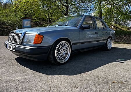Mercedes-Benz 260 E H-Kennzeichen, Rostfrei, Tieferlegung uvm.