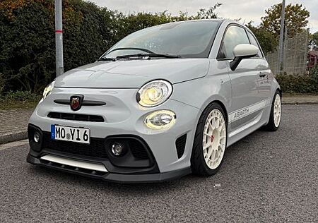 Abarth 595 1.4 T-Jet Essesse Akra/Beats/Sabelt/Carbon