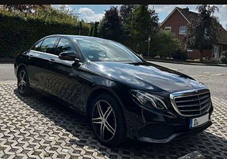 Mercedes-Benz E 220 d Autom. Limousine