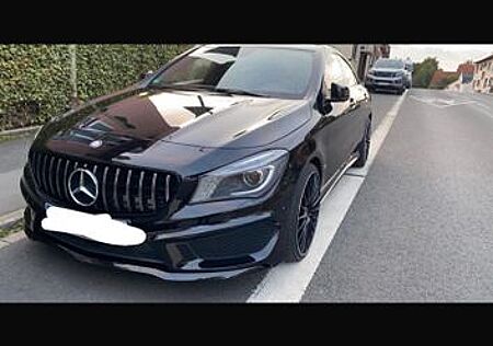 Mercedes-Benz CLA 200 AMG Line AMG Line