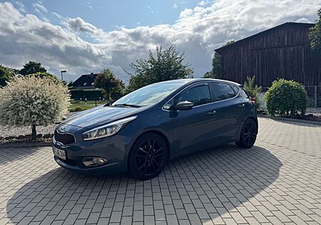 Kia Cee'd / Ceed 1.6 CRDi 128PS Mind Mind